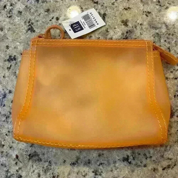 GAP Makeup Bag NWT - Picture 1 of 4
